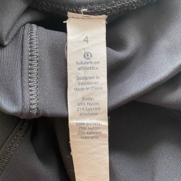 Lululemon wunder under like leggings with side leg detail in size 4 - Picture 12 of 12